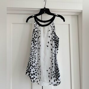 New York & Company sleeveless sheer scoop neck top